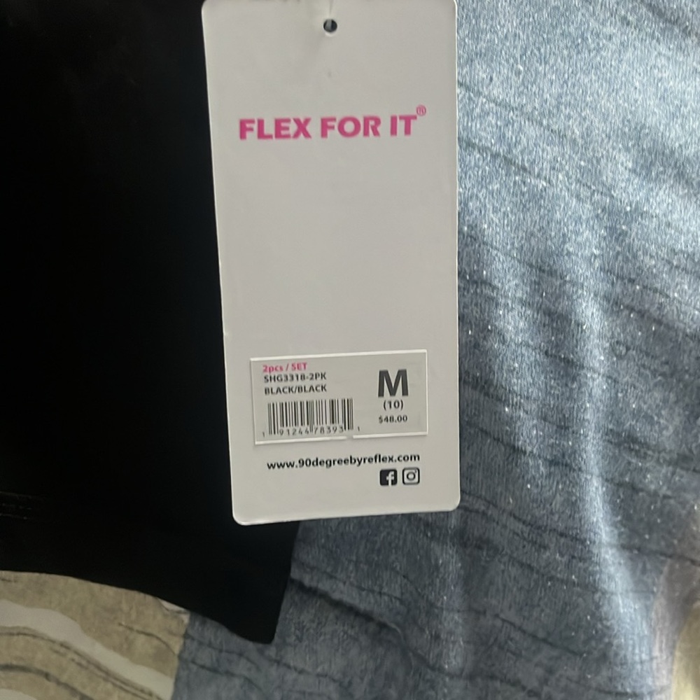 everything comes in a set shorts with the 3 shirts size XS and S
